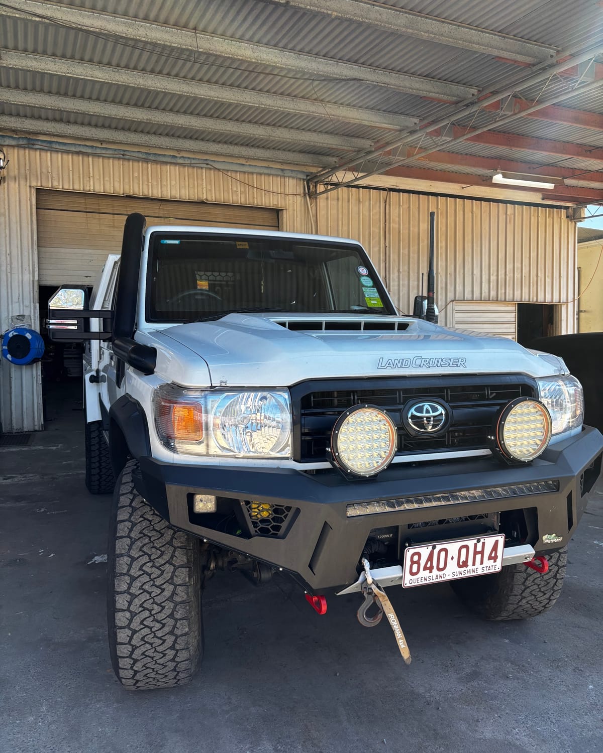 Front of the LandCruiser 79 service ute